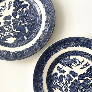 Early 20th Century Johnson Bros. Willow Blue Ironstone Dinner Plate, Black Backstamp c.1930s