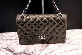 Chanel Classic Diamond Quilted Patent Leather Jumbo Double Flap Front Close up