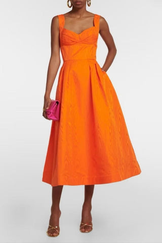orange
Corset style
Sweetheart neck
Rear zip fastening
Sleeveless
A-line skirt
Mid-length
Full lining